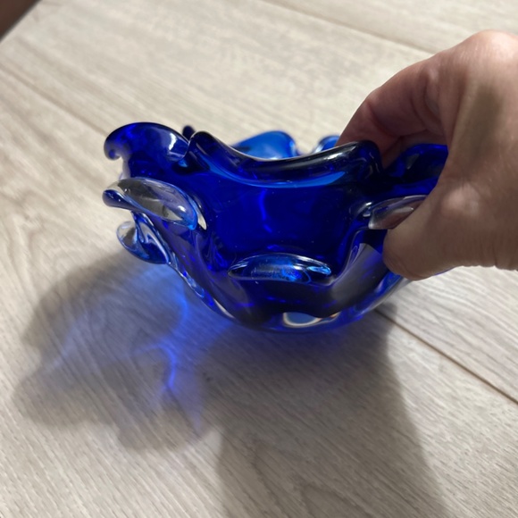 Vintage Art Glass Cobalt Blue and Clear Bowl Very Good Condition - Picture 2 of 5